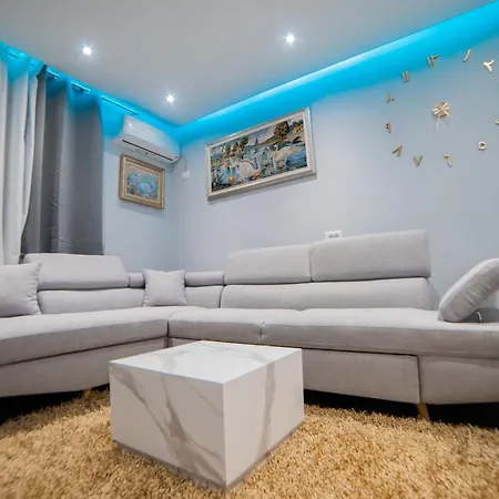 Luxury Square 21 Τίρανα